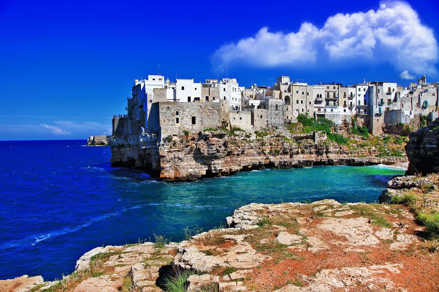 puglia polignano al mare shutterstock_146230169 1500x1000