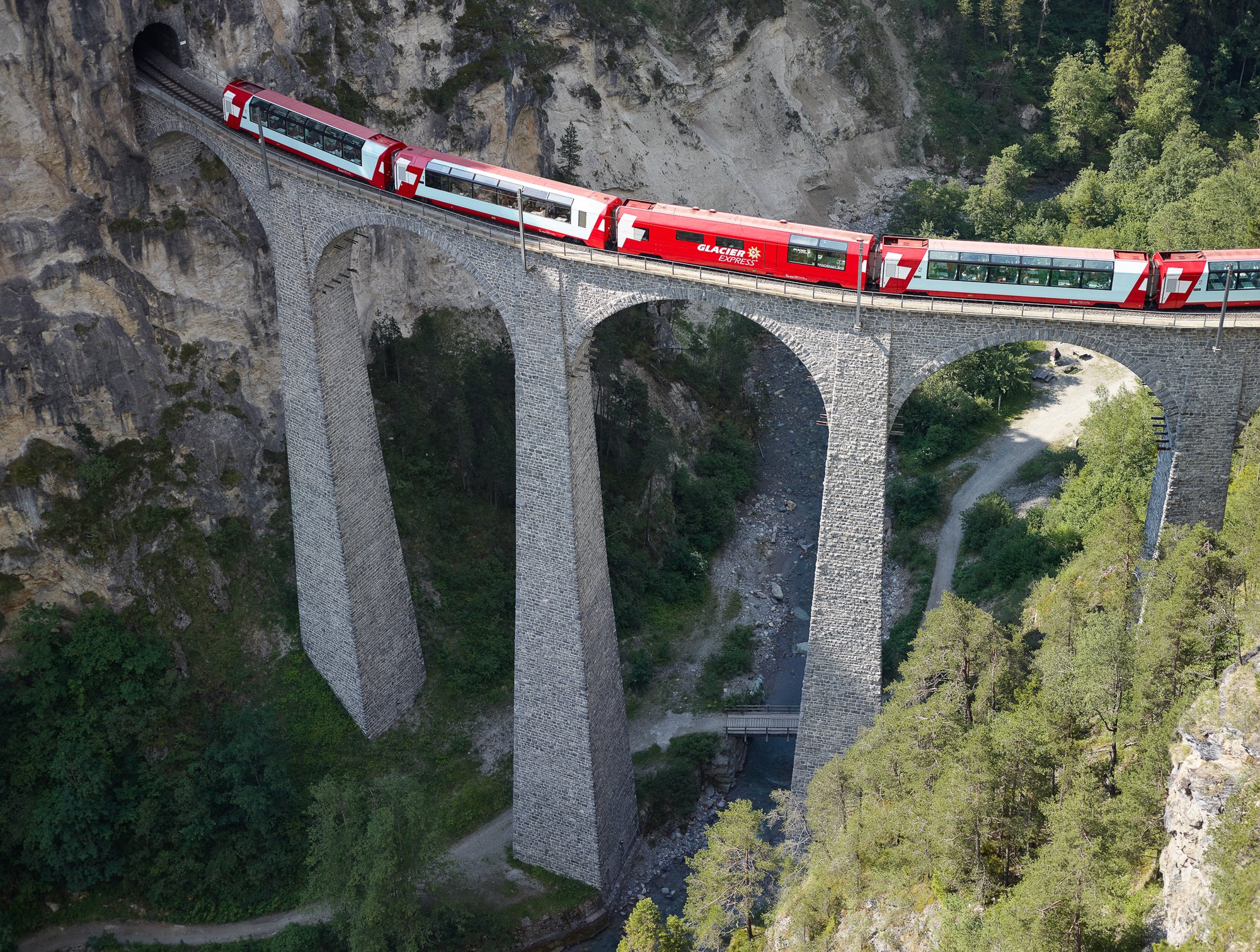switzerland_rail_journey_train_GlacierExpress_LandwaterViaduct2