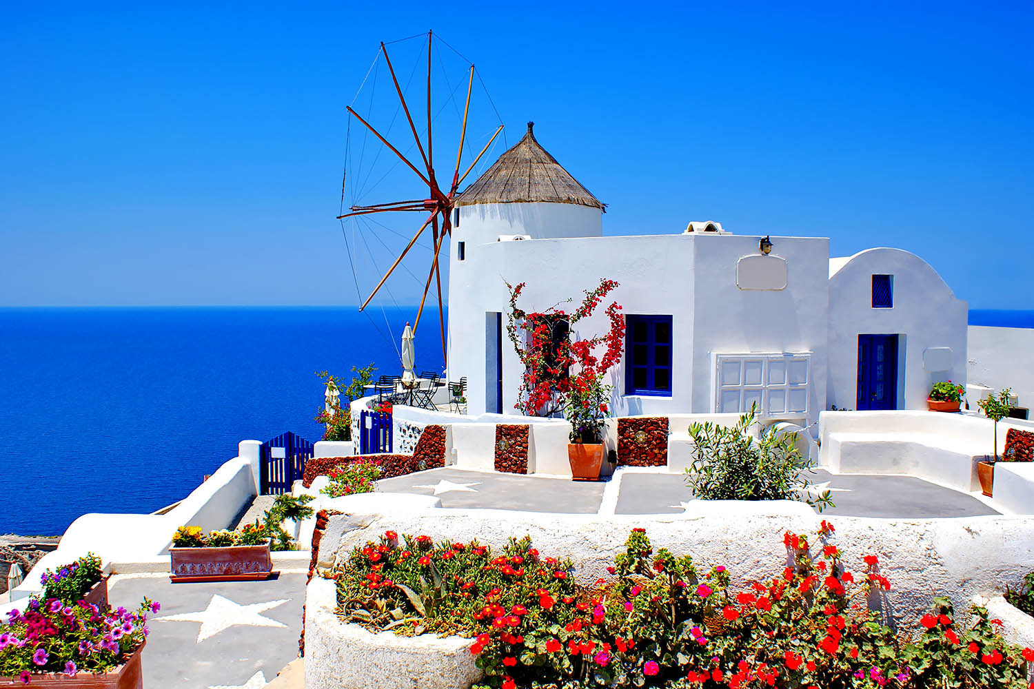 santorini oia shutterstock_54154945 1500x1000