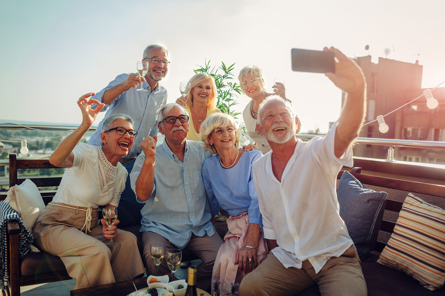 senior group selfie sun iStock-1054444342 1500x1000