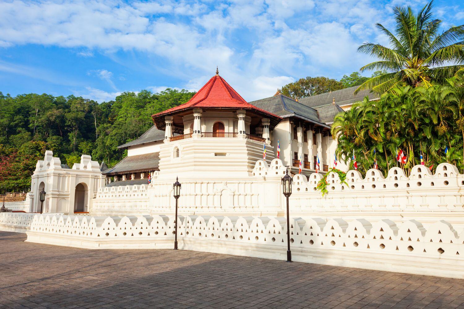 Temple of the Sacred Tooth Relic sri lanka