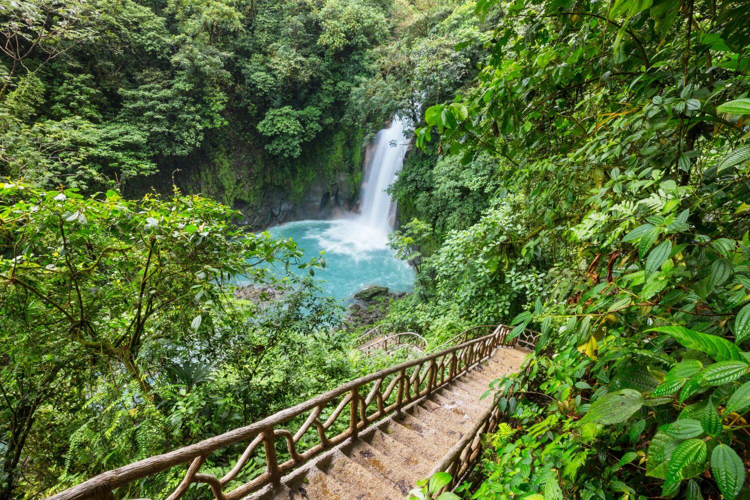 Costa Rica Volcano and Beach Explorer